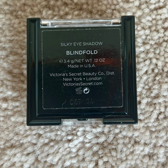 NWT Victoria’s Secret Very Sexy Eyeshadow Singles in “Blindfold” & “Wink” - Picture 6 of 6